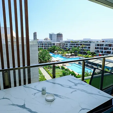 Xo Courtyard Long Beach *
