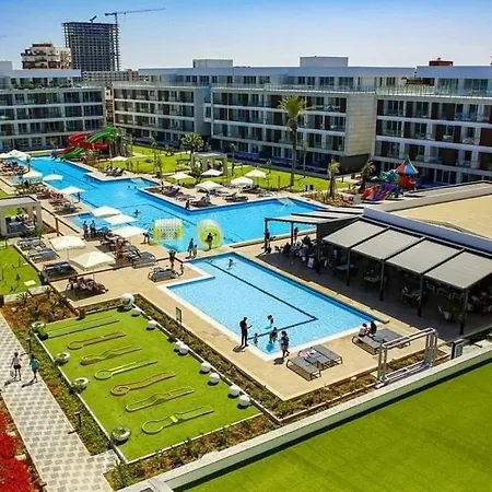 Xo Courtyard Long Beach *